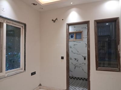 Bedroom Image of 900 Sq.ft 3 BHK Builder Floor for sale in Paschim Vihar New Delhi for Rs. 18500000