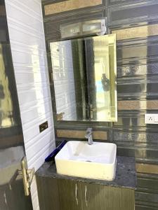 Bathroom Image of 2250 Sq.ft 3.5 BHK Builder Floor for sale in Sector 14 Gurgaon for Rs. 29900000