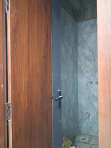 Common Bathroom Image of 1450 Sq.ft 3 BHK Apartment / Flat for sale in Capital Metro Height, Sector 72 Noida for Rs. 5300000