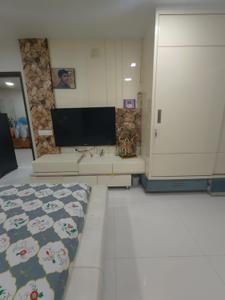 Bedroom Image of 3300 Sq.ft 5 BHK Apartment / Flat for sale in Bodakdev Ahmedabad for Rs. 22000000