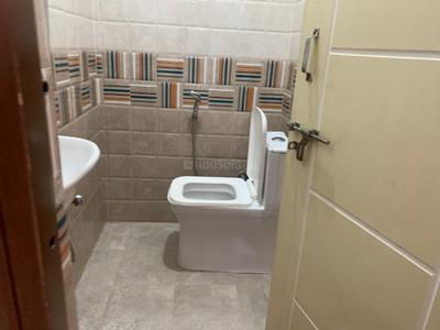 Bathroom Image of 1000 Sq.ft 2 BHK Apartment / Flat for rent in Halasuru Bengaluru for Rs. 33000