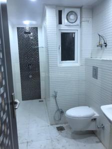 Bathroom Image of 331 Sq.ft 1 RK Independent House for rent in DLF Independent Floors, DLF Phase 3 Gurgaon for Rs. 14000