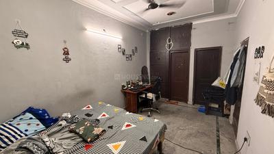 Bedroom Image of 600 Sq.ft 1 BHK Builder Floor for rent in Gamma II Greater Noida for Rs. 17000