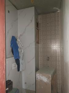 Common Bathroom Image of 600 Sq.ft 2 BHK Builder Floor for sale in Mahavir Enclave New Delhi for Rs. 6000000