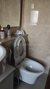 Bathroom Image of 600 Sq.ft 1 BHK Apartment / Flat for rent in Highland, Powai Mumbai for Rs. 73000