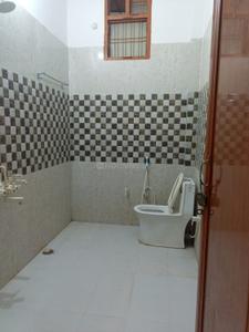 Bathroom Image of 2000 Sq.ft 2 BHK Independent House for rent in Matiyari Lucknow for Rs. 12000