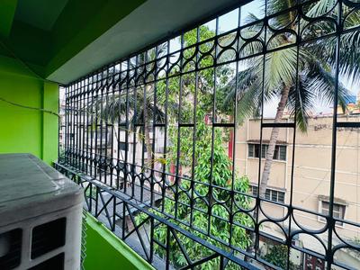 Balcony Image of 600 Sq.ft 2 BHK Apartment / Flat for rent in Ballygunge Kolkata for Rs. 22500