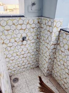Bathroom Image of 1400 Sq.ft 3 BHK Builder Floor for rent in Gaddiannaram, Saidabad Hyderabad for Rs. 26000