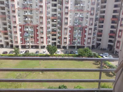 Balcony Image of 1200 Sq.ft 2 BHK Apartment / Flat for rent in Sushant Golf City Lucknow for Rs. 25000