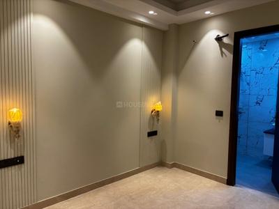 Bedroom Image of 1200 Sq.ft 3 BHK Builder Floor for sale in Chittaranjan Park New Delhi for Rs. 36000000