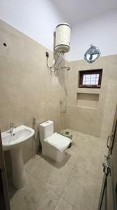 Bathroom Image of 2700 Sq.ft 3 BHK Builder Floor for rent in Chaktonwala Grant Dehradun for Rs. 21000