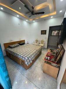 Bedroom Image of 972 Sq.ft 2 BHK Apartment / Flat for rent in Charms Castle, Raj Nagar Extension Ghaziabad for Rs. 17000