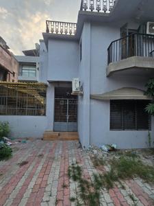 Image of 2050 Sq.ft 3 BHK Apartment / Flat for sale in Vaishno Devi Circle, Ahmedabad for Rs. 20000000