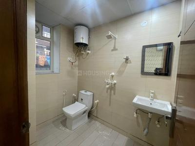 Bathroom Image of QUEENS GIRLS PG  in Sector 16, Noida