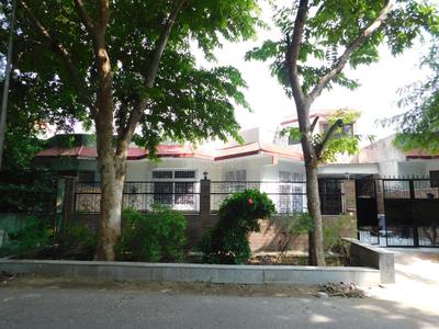 Image of 2000 Sq.ft 2.5 BHK Independent House for rent in Omicron II, Greater Noida for Rs. 27000