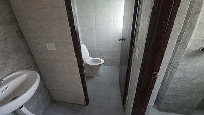 Bathroom Image of 585 Sq.ft 1 BHK Apartment / Flat for sale in Amrapali Dream Valley 2, Noida Extension Greater Noida for Rs. 4700000