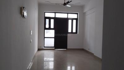Living Room Image of 988 Sq.ft 2 BHK Apartment / Flat for sale in Cosmos Golden Heights, Crossings Republik Ghaziabad for Rs. 7800000