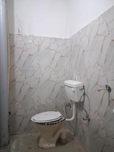 Common Bathroom Image of 400 Sq.ft 1 RK Apartment / Flat for rent in Sector 141 Noida for Rs. 9900