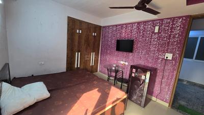 Bedroom Image of 400 Sq.ft 1 RK Builder Floor for rent in Vipul World, Sector 48 Gurgaon for Rs. 18000