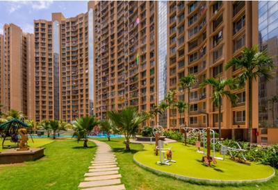 Image of 800 Sq.ft 2 BHK Apartment / Flat for sale in Gurukrupa Marina Enclave, Malad West, Mumbai for Rs. 17500000