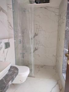 Bathroom Image of 1800 Sq.ft 4 BHK Apartment / Flat for sale in Juhu Mumbai for Rs. 125000000