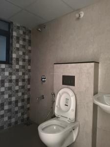 Common Bathroom Image of 1231 Sq.ft 2.5 BHK Apartment / Flat for sale in Shapoorji Pallonji Vanaha, Bavdhan Pune for Rs. 10500000