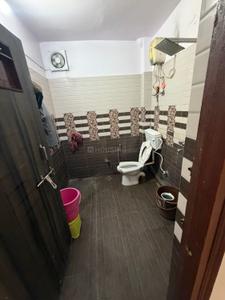 Bathroom Image of 1300 Sq.ft 1 BHK Independent House for rent in Shyam Nagar Kanpur for Rs. 10000