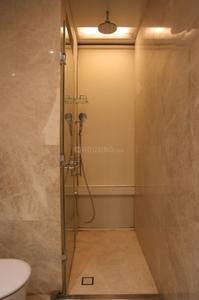 Bathroom Image of 1050 Sq.ft 2 BHK Apartment / Flat for rent in Indiabulls Blu, Worli Mumbai for Rs. 350000