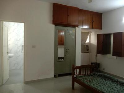 Bedroom Image of 2000 Sq.ft 3 BHK Apartment / Flat for rent in DDA Flats Vasant Kunj, Vasant Kunj New Delhi for Rs. 71000
