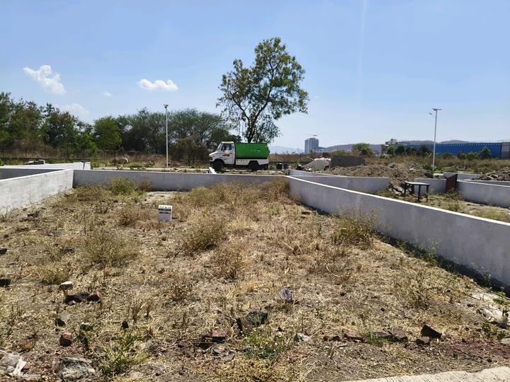 URBAN EDGE Main Image 1