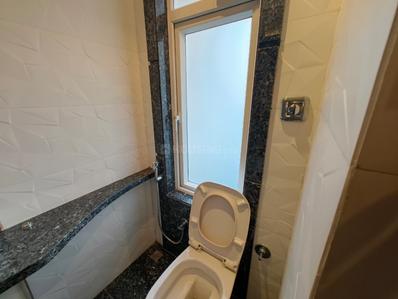 Bathroom Image of 1300 Sq.ft 3 BHK Apartment / Flat for rent in Avarsekar Srushti, Prabhadevi Mumbai for Rs. 220000