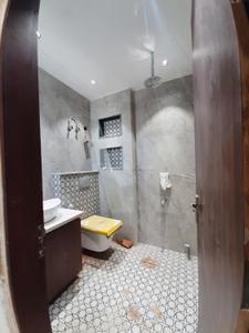 Bathroom Image of 1350 Sq.ft 3 BHK Independent House for rent in BPTP Astaire Garden Floors, Sector 70A Gurgaon for Rs. 45000