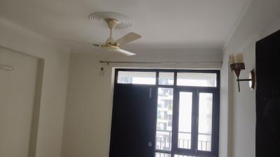 Bedroom Image of 1810 Sq.ft 3 BHK Apartment / Flat for rent in Cosmos Express 99, Sector 99 Gurgaon for Rs. 32000