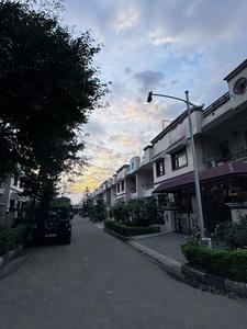 Image of 1500 Sq.ft 6 BHK Independent House for sale in Lohgarh, Zirakpur for Rs. 18500000