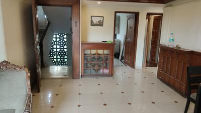 Living Room Image of 900 Sq.ft 2 BHK Apartment / Flat for rent in Khar West Mumbai for Rs. 109000