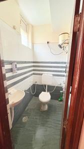 Bathroom Image of 300 Sq.ft 1 RK Apartment / Flat for rent in Sri Aditya Ikon Tower, Kondapur Hyderabad for Rs. 18000