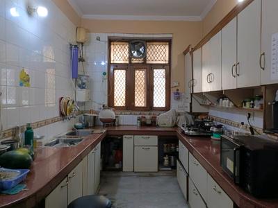 Kitchen Image of 1782 Sq.ft 3 BHK Builder Floor for sale in Surya enclave, Paschim Vihar New Delhi for Rs. 32500000