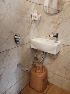 Bathroom Image of 600 Sq.ft 1 BHK Apartment / Flat for sale in V3 Manhar Residency, Dahisar West Mumbai for Rs. 12500000