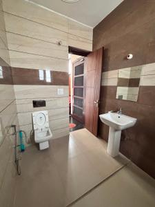 Bathroom Image of 2000 Sq.ft 3 BHK Builder Floor for rent in Ganpati Enclave Bathinda for Rs. 28000
