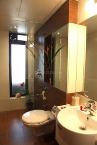 Bathroom Image of 2200 Sq.ft 4 BHK Apartment / Flat for sale in Juhu Mumbai for Rs. 120000000