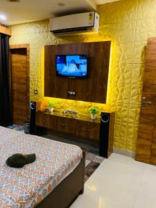 Bedroom Image of 2650 Sq.ft 3 BHK Builder Floor for rent in Sector 33 Chandigarh for Rs. 78000