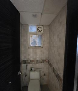 Bathroom Image of 845 Sq.ft 2 BHK Builder Floor for sale in Signature Global Park 2 And 3, Sector 36 Sohna for Rs. 7800000