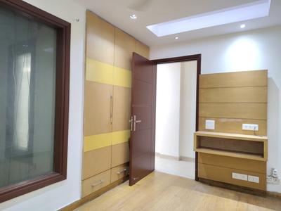 Bedroom Image of 1050 Sq.ft 3 BHK Apartment / Flat for sale in RWA Saket Block J, Saket New Delhi for Rs. 35000000