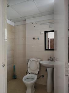 Common Bathroom Image of 900 Sq.ft 2 BHK Apartment / Flat for sale in Habitech Panchtatva Phase 1, Noida Extension Greater Noida for Rs. 7800000