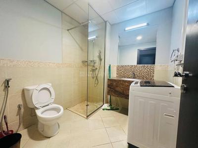 Bathroom Image of 1800 Sq.ft 4 BHK Apartment / Flat for rent in Nyati Elite, Undri Pune for Rs. 52000