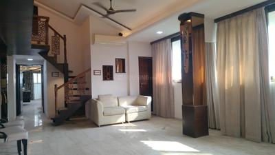 Living Room Image of 2020 Sq.ft 3 BHK Penthouse for sale in Evershine Millennium Paradise, Kandivali East Mumbai for Rs. 52500000
