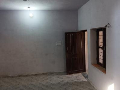 Hall Image of 450 Sq.ft 1 BHK Builder Floor for rent in Avas Vikas Colony Pilibhit for Rs. 5000
