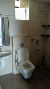 Image of 855 Sq.ft 2 BHK Apartment / Flat for rent in Vyttila, Kochi for Rs. 50000