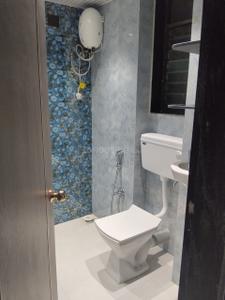 Bathroom Image of 810 Sq.ft 2 BHK Apartment / Flat for rent in Chinchpokli Mumbai for Rs. 95000
