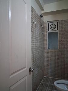 Common Bathroom Image of 1330 Sq.ft 3 BHK Apartment / Flat for sale in Paras Tierea, Sector 137 Noida for Rs. 13000000